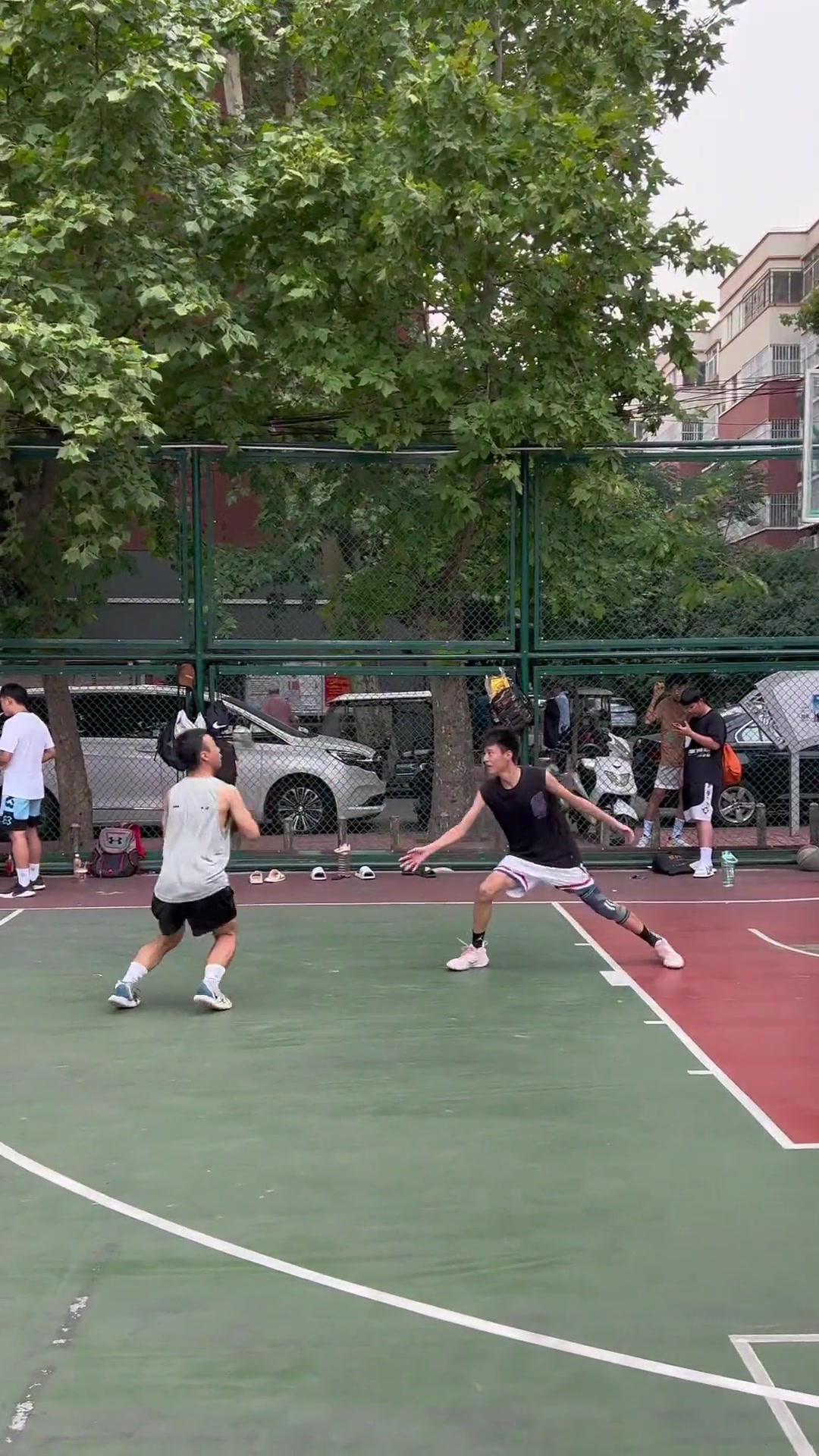 丝滑！野球场遇到打街球的该怎么防？
