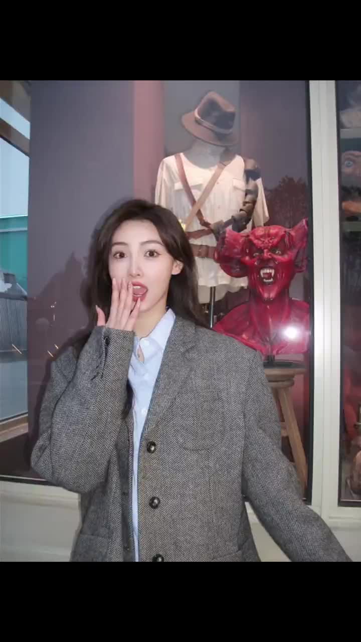 世界杯NBA都有她！足篮两栖美女主持人金肉肉,生活中也很可爱