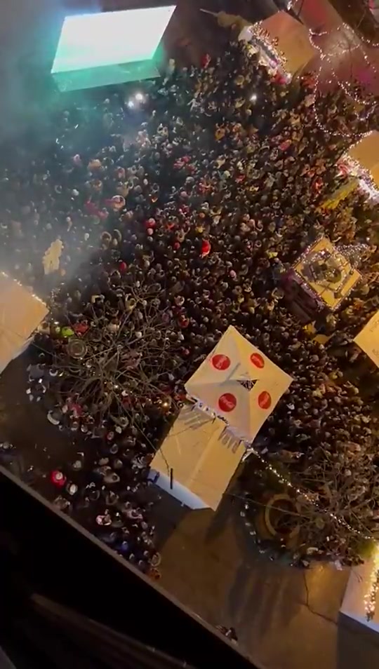 太疯狂！克罗地亚球迷庆祝引发“地震”