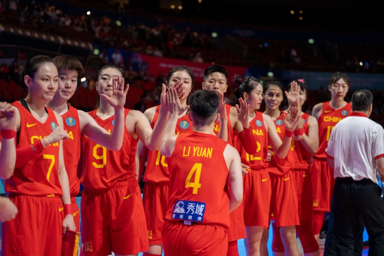 美国队主帅：中国女篮正处于很好的时期 一支非常非常优秀的球队