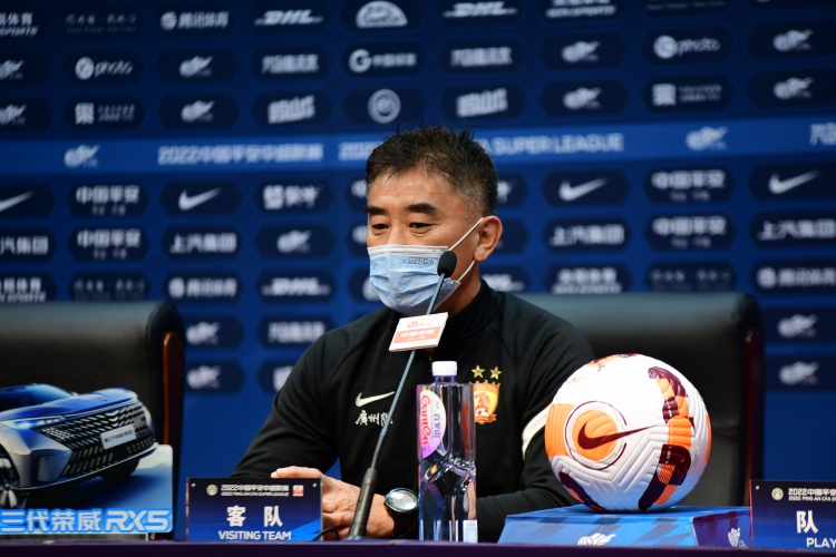 傅博：蒿俊闵对山东足球贡献大 希望对阵泰山队时他能表现得更好