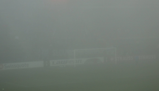 官方：由于雾太大，斯洛瓦科vs科隆的欧会杯比赛推迟至明天进行