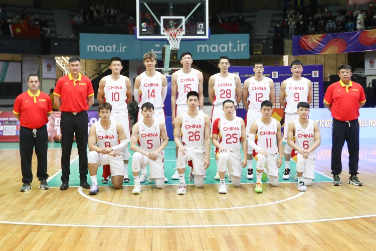 中国篮协：全队展现出了昂扬斗志顽强拼搏精神 感谢球迷的支持