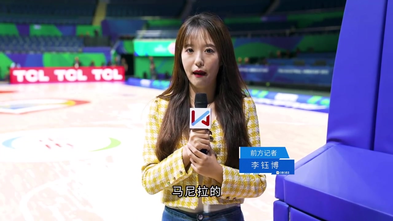 咪咕女记者：今天中国男篮赛前训练脸上都挂着笑容，似乎十分轻松