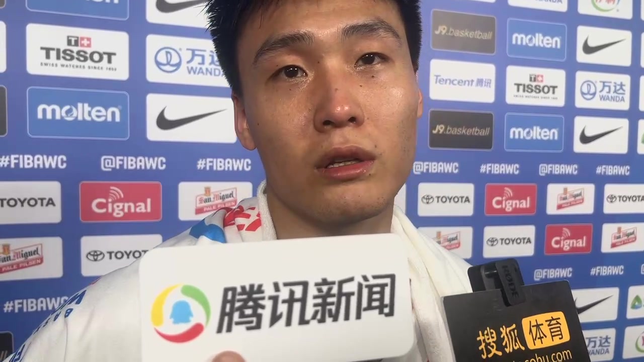 赛后接受采访赵睿两眼明显已哭红 看得出他是多么地不甘！