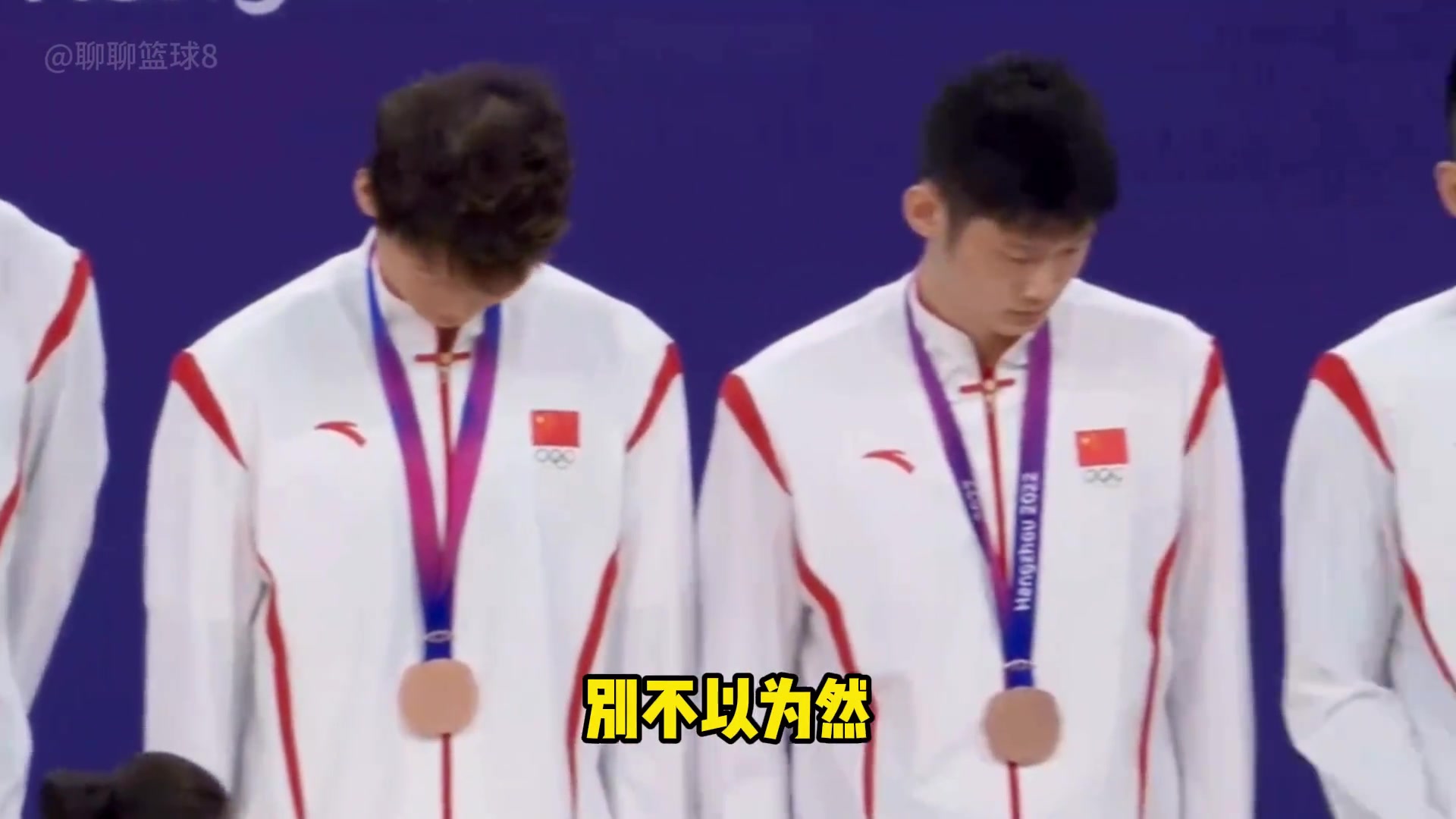 中国男篮比中国女篮差在哪里？杨毅：男篮有太多东西可向女篮学习
