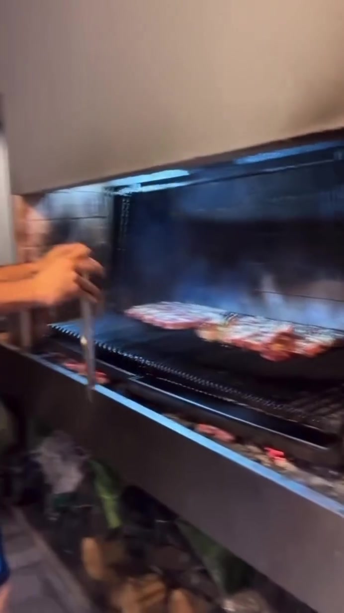 阿根廷烤肉师马丁内斯上线，大马丁不只会守门