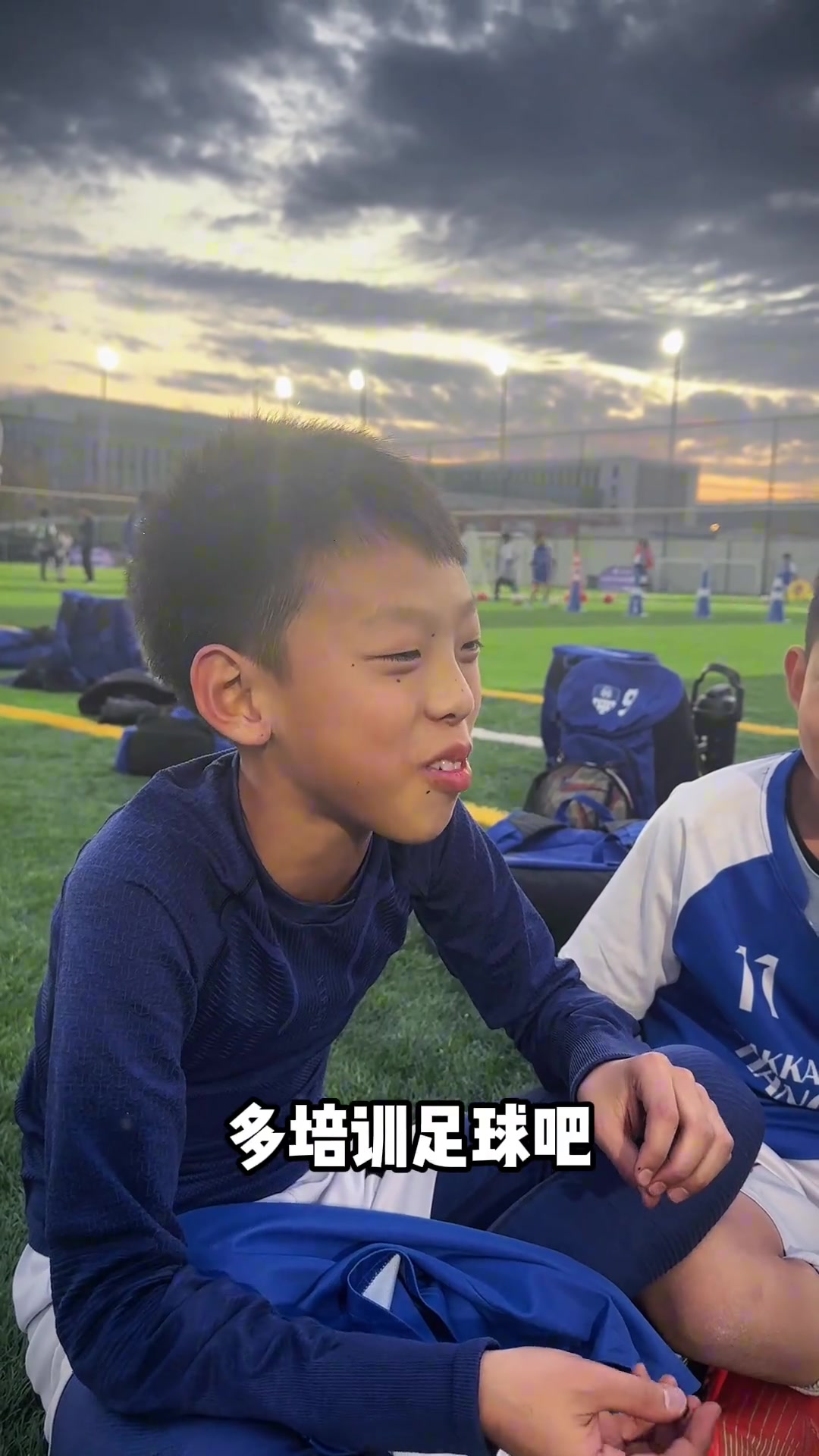 听听孩子们给中国足球的建议，不要12岁就退役 扎心了！