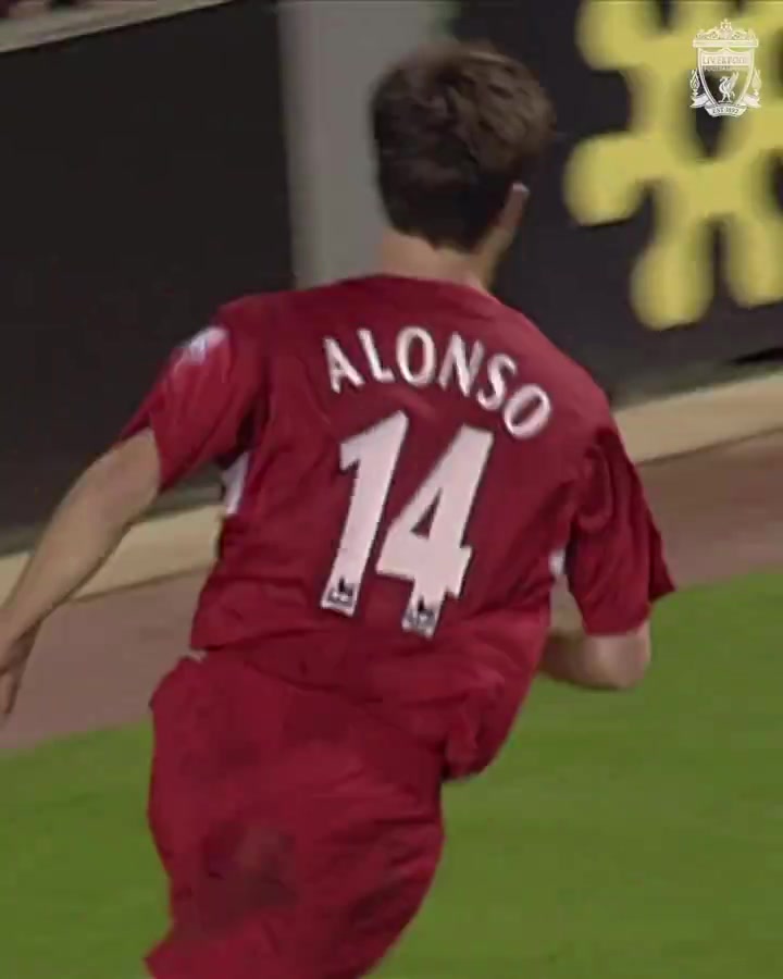 2004年，阿隆索面对阿森纳打入了个人的安菲尔德首球