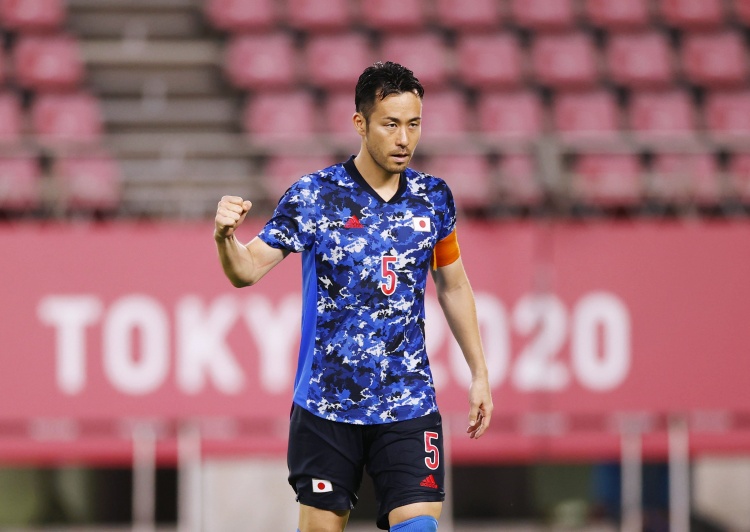 吉田麻也FIFA年度最佳选票：本泽马第一、梅西第二、莫德里奇第三