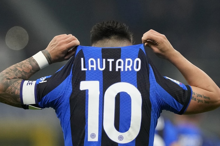 劳塔罗欧冠打进第10球，并列国米欧冠历史射手榜第4位