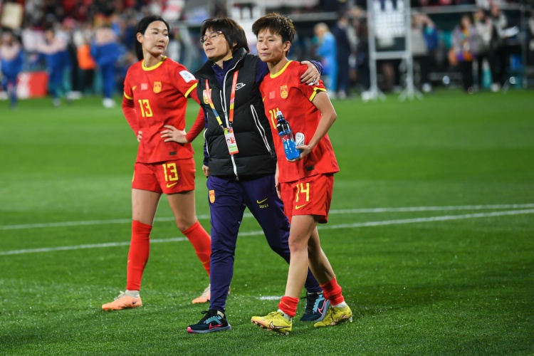 冉雄飞：世界女足按职业化发展迅猛，我们的女足联赛算个屁！