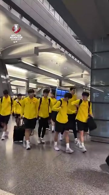 现场:中国国奥队抵达多哈!