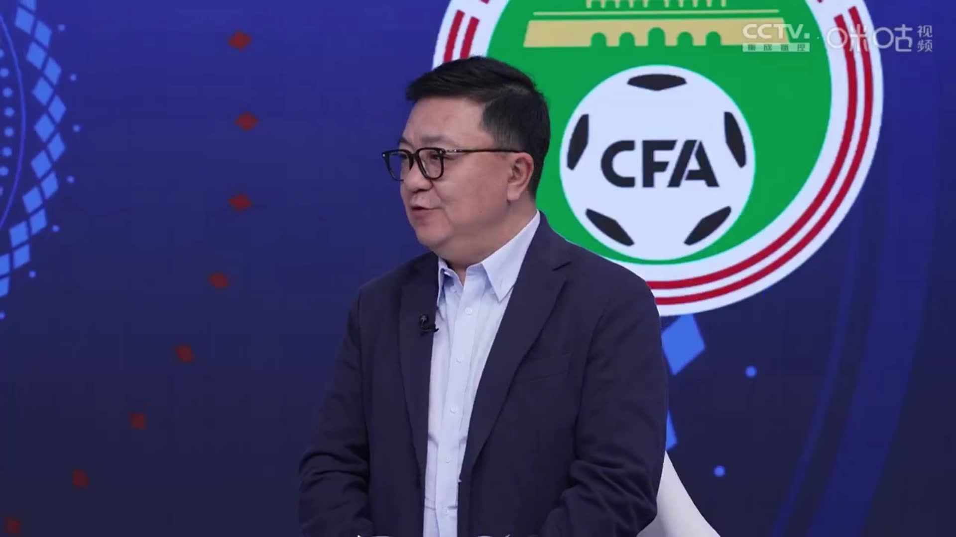 哈维赛后怒喷裁判