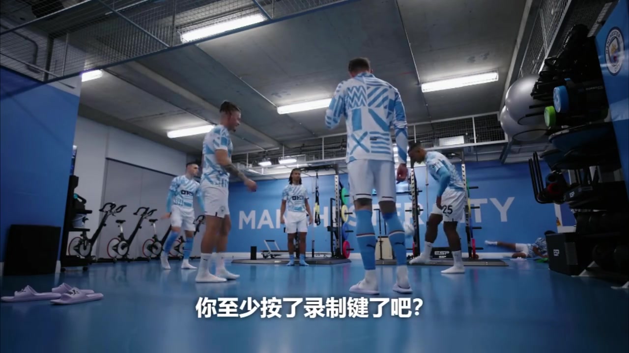 丁丁客串摄影师的一天,恶霸魔人布偶上线