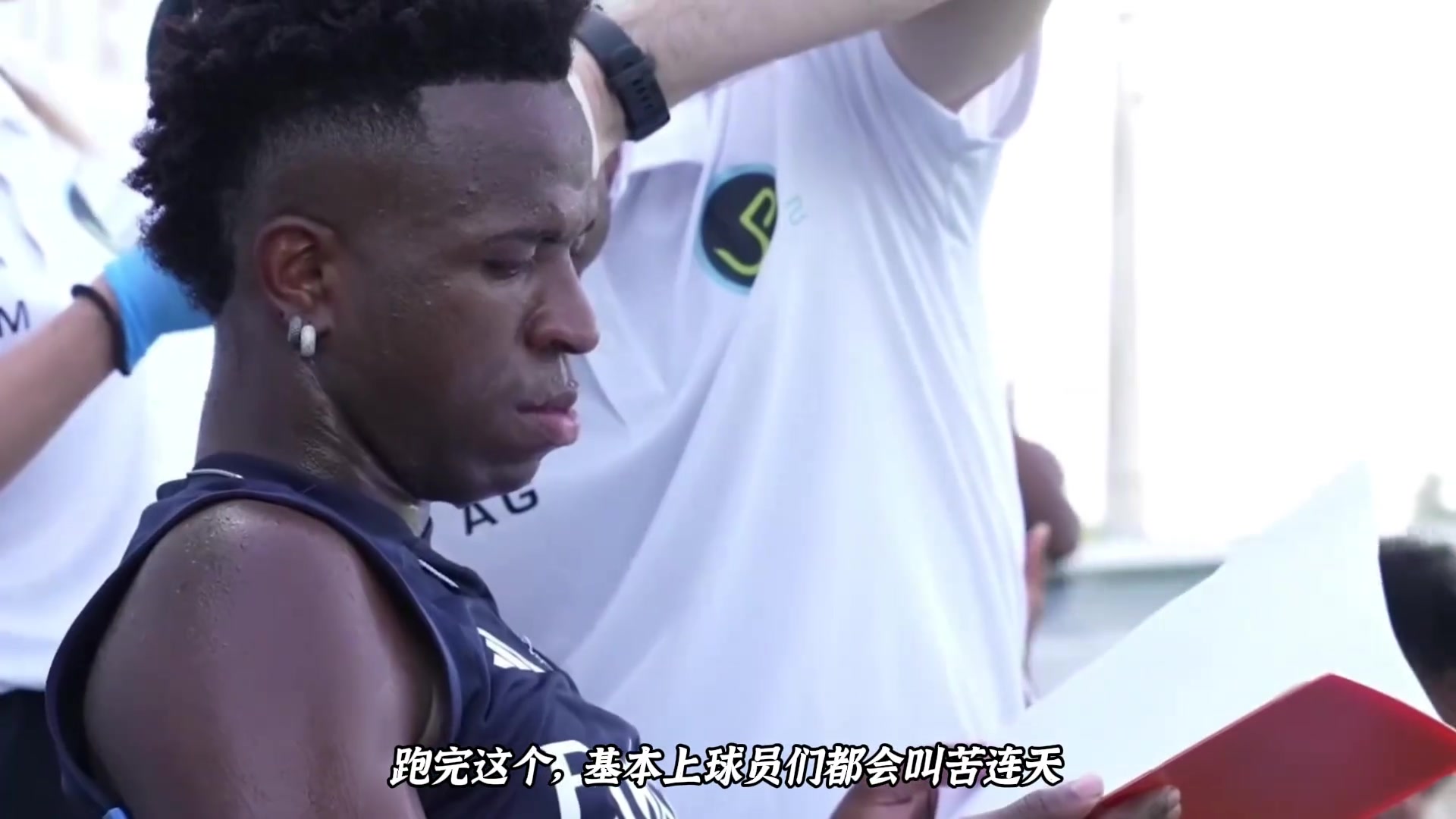 阿圭罗：C罗所有任意球都是靠运气，梅西的在追求角度