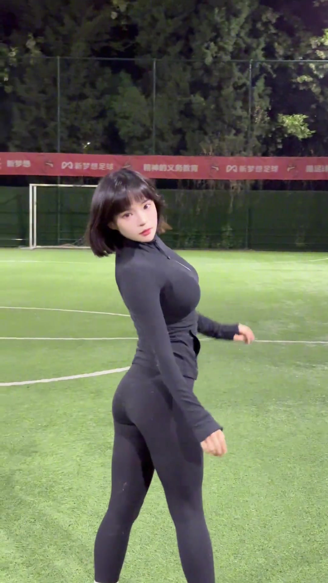 问问你兄弟见过女生倒钩嘛?