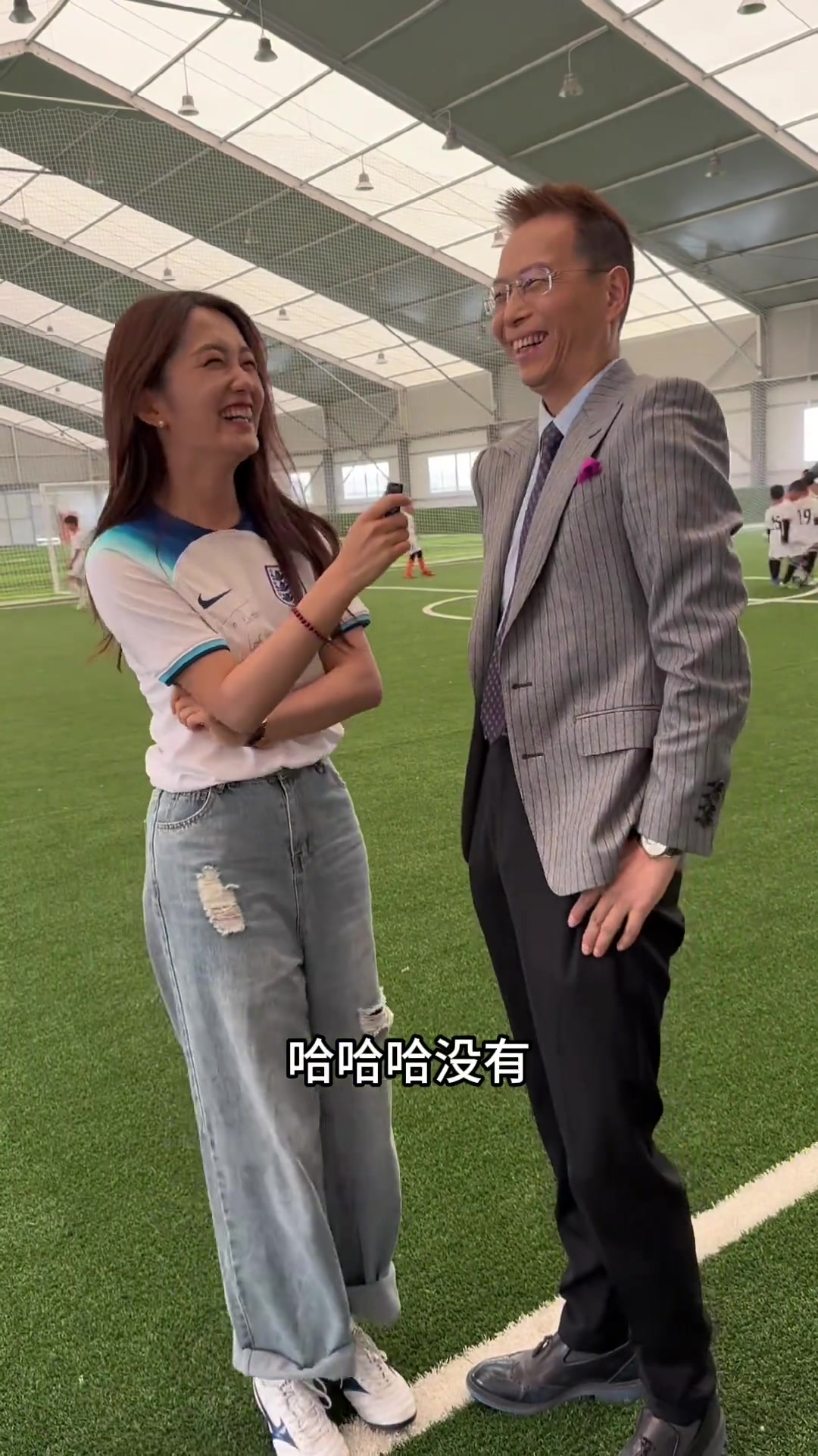 如何成为专业解说员？美女主持杜黝黝揭秘詹俊老师的解说准备