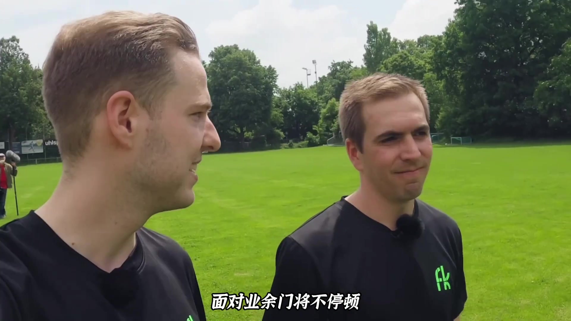 来看看退役多年的拉姆现在的脚法什么水平!