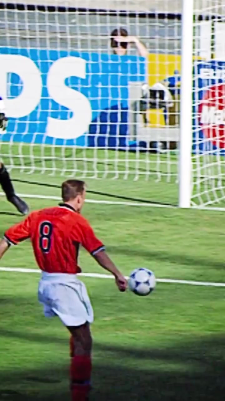 韩国队2002世界杯对阵意大利“躲过”的判罚