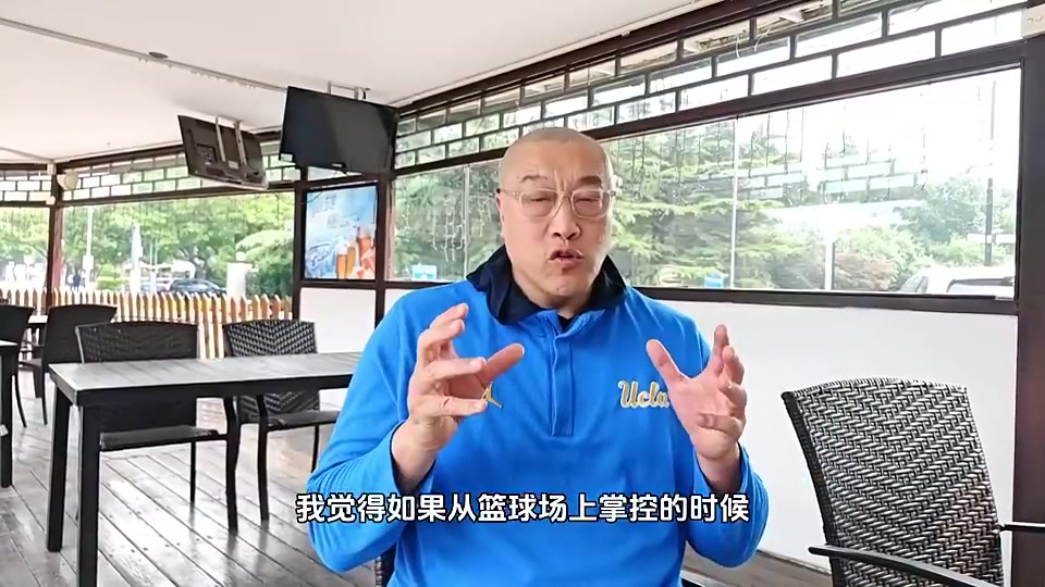 22岁詹姆斯和22岁爱德华兹谁厉害?马健客观给出答案:华子超了一点!