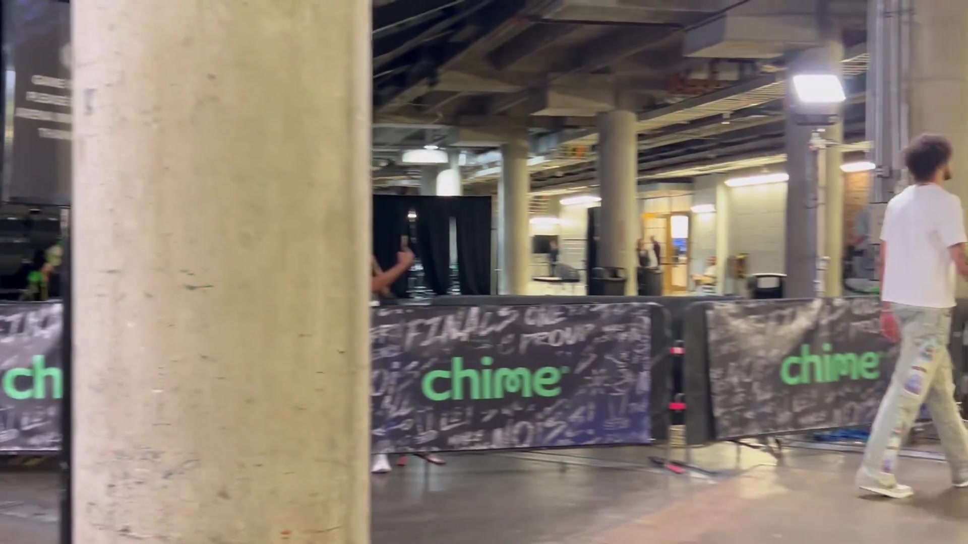 莱夫利G4赛后的的行走状况,下一场还能复出么?