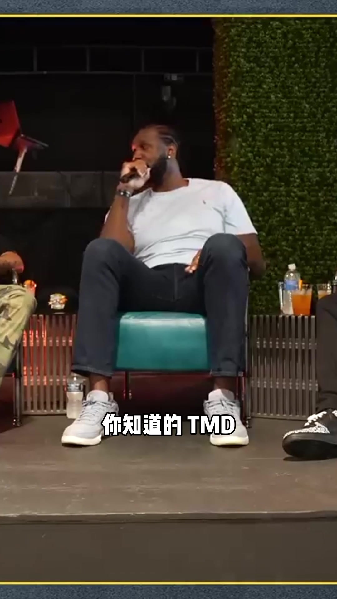奥登谈同届的康利:我下楼梯膝盖都还会痛 他却还能保持高水平!希望他能夺冠