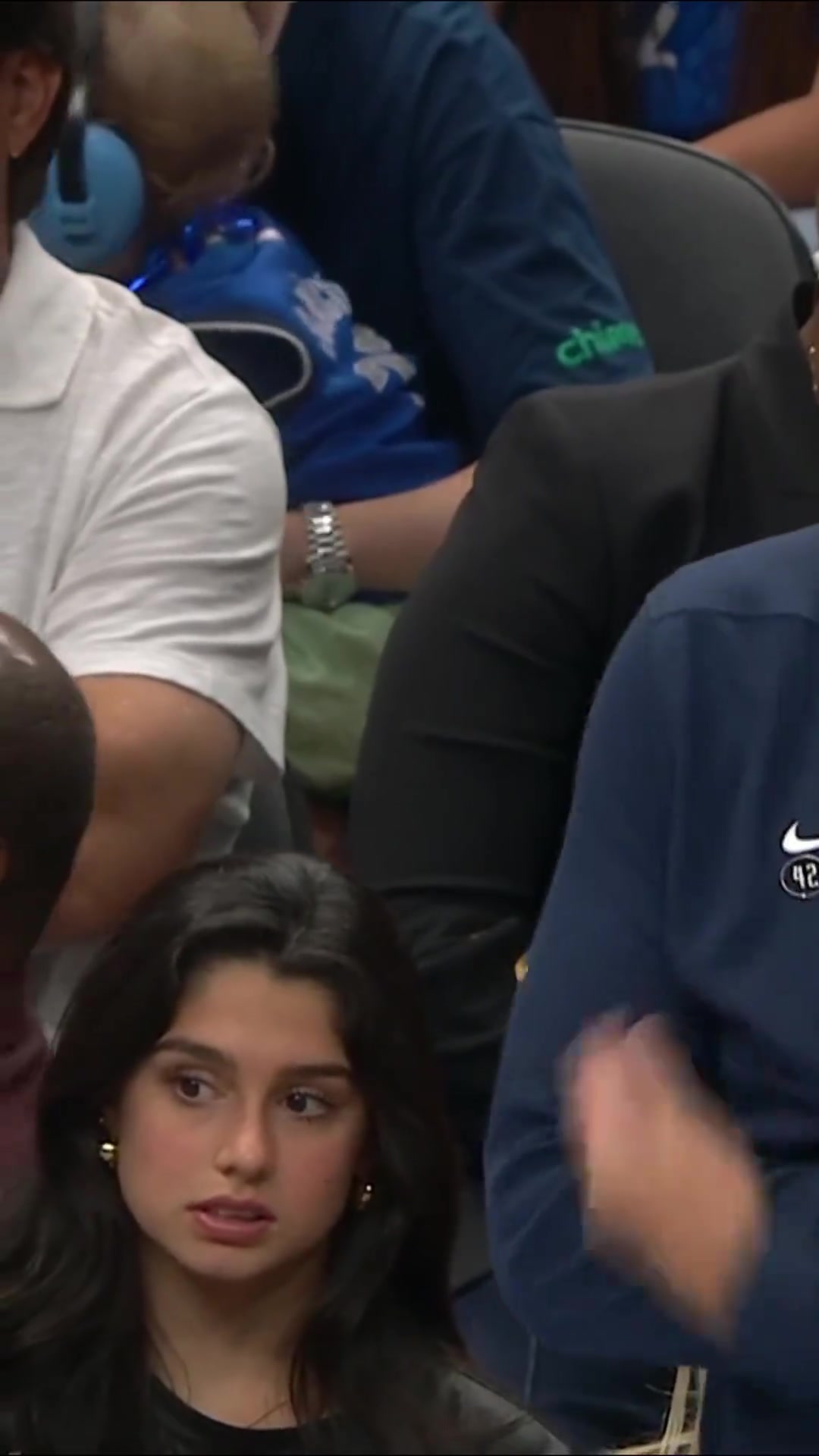 NBA总决赛场边高颜值!像极了年轻的莫妮卡-贝鲁奇!中东女孩?