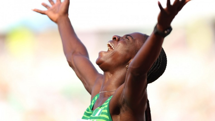 英联邦运动会阿穆桑破16年纪录卫冕女子100米栏 4x100亦摘金