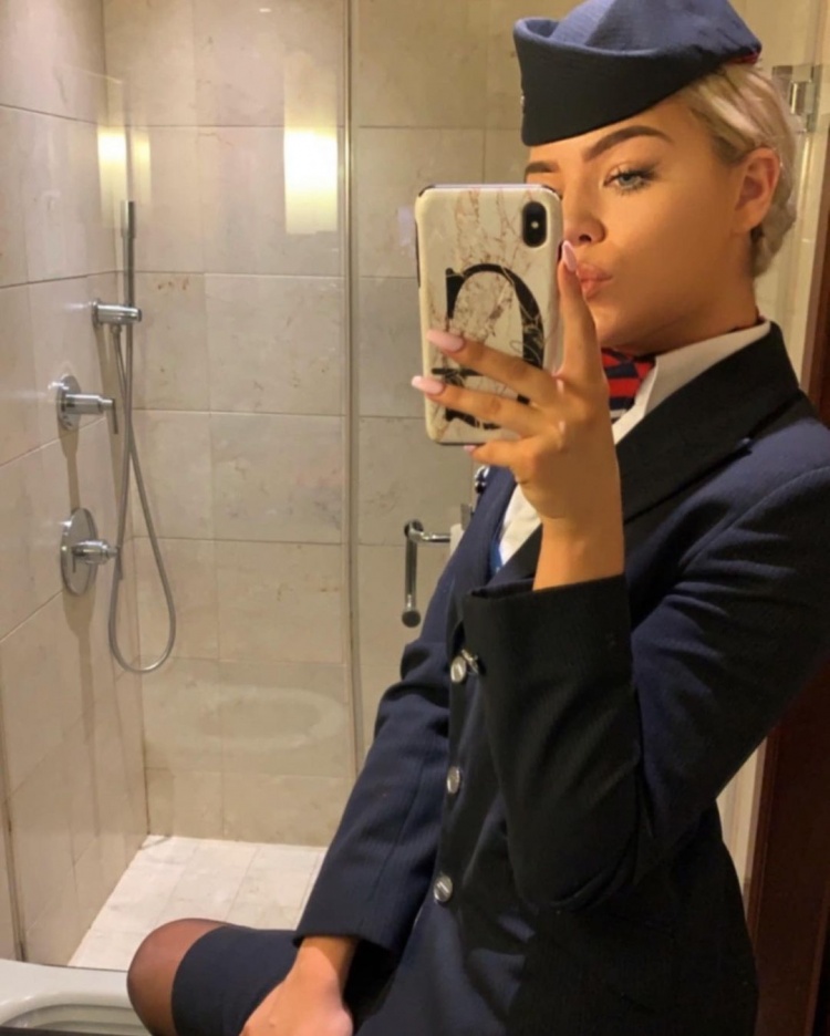 小雷：我孩子有次在飞机上拉肚子，拉姆斯代尔未婚妻贴心帮忙