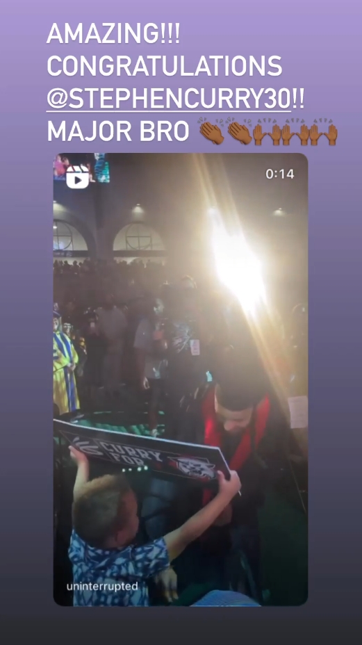 詹姆斯祝贺库里毕业：恭喜我兄弟！！