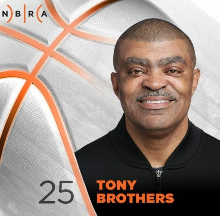 Shams：NBA正调查丁威迪指控裁判Tony Brothers用脏话辱骂他一事