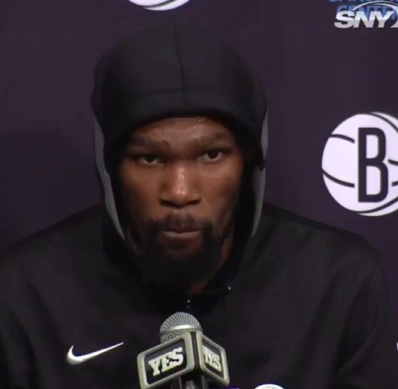 KD：只要我穿着篮网球衣 看到尼克斯球迷我都会给他们一个