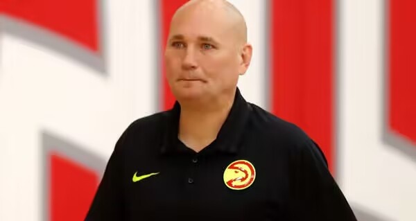 官方：Travis Schlenk不再担任老鹰篮球运营总裁 将成高级顾问