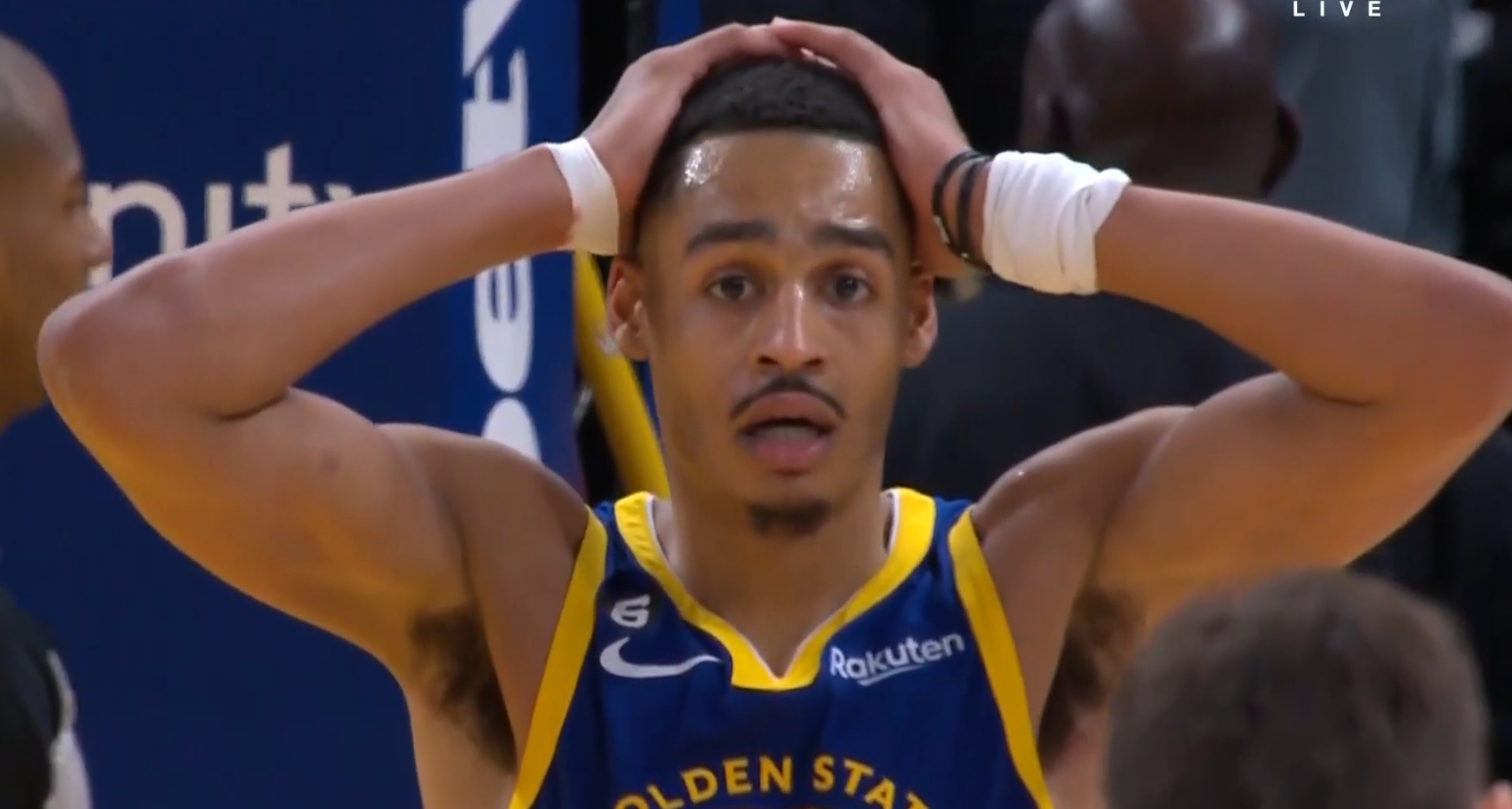 等着挨揍吧！普尔32投28分 关键时刻连续失误