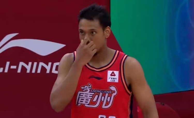 状态不佳！祝铭震全场14投5中得到13分3板 正负值-20