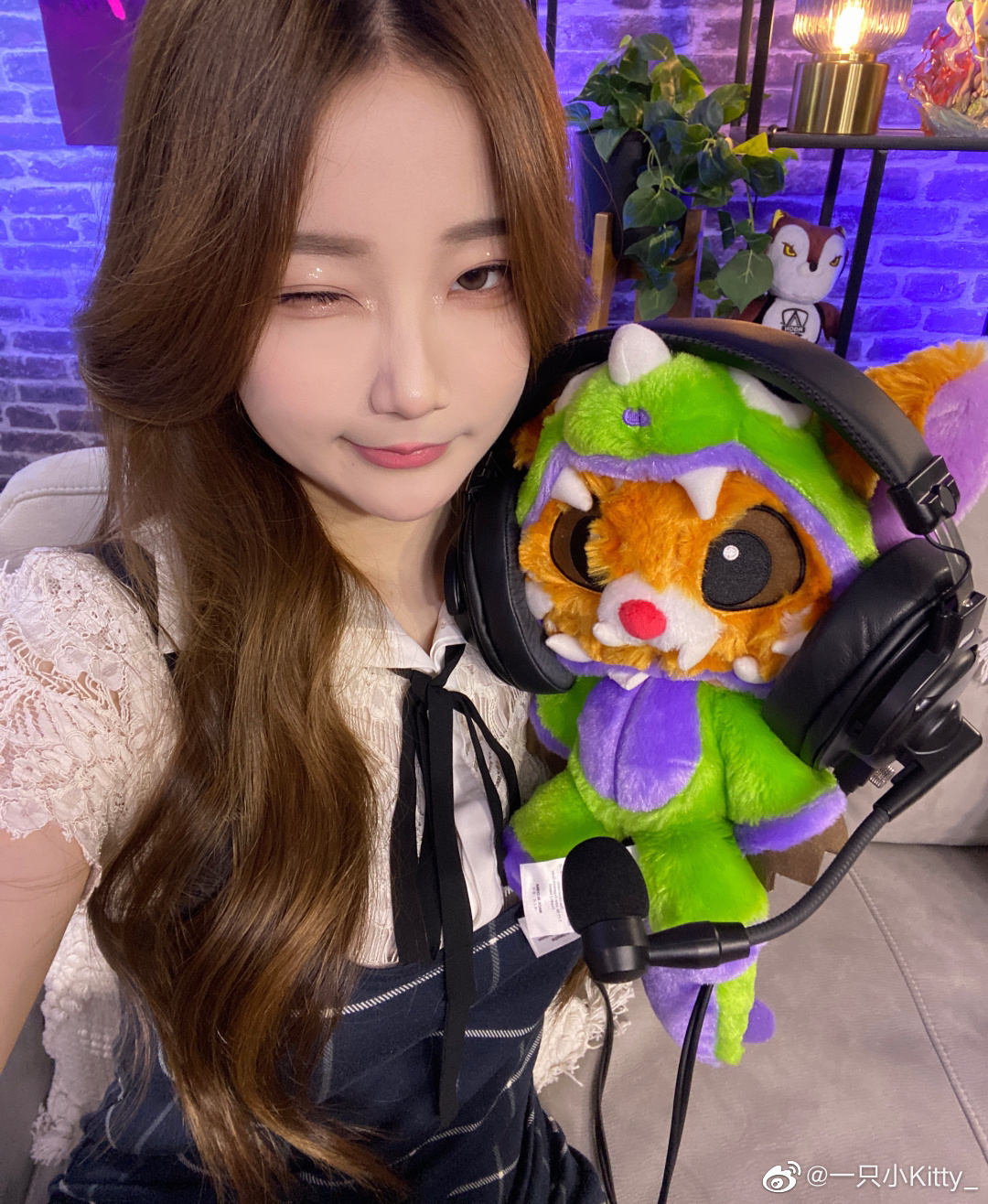 解说Kitty晒照：cutie gnar