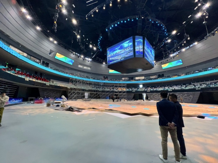 韩媒记者kenzi评价杭州亚运会电竞馆：比我想象中的还要大