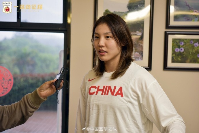 新一期中国女篮集训开始 张茹&潘臻琦等12名球员抵达基地报到