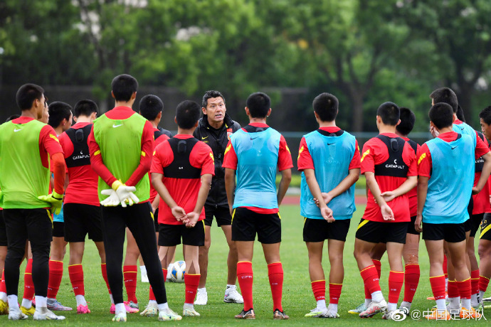 杨晨：U17国足将在上海对阵申花U21，随后前往日本拉练以小打大