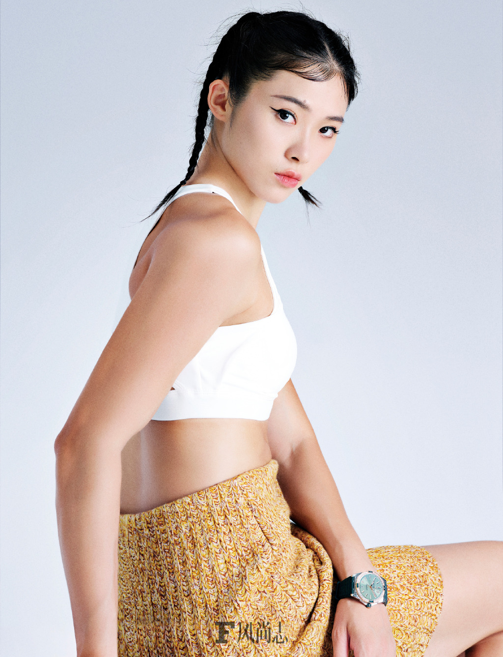 靓！又美又能跑的川妹子吴艳妮登时尚杂志，麻花辫造型如何