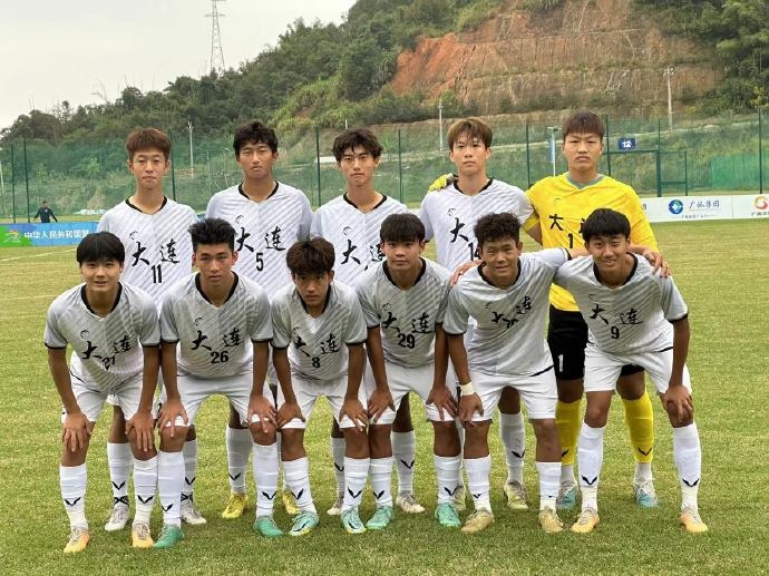 第一届学生运动会男子足球U18组半决赛：大连队03负于济南队