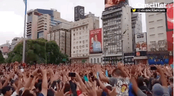 阿根廷粉丝集会悼念鸟山明：举起双手模仿元气弹姿势