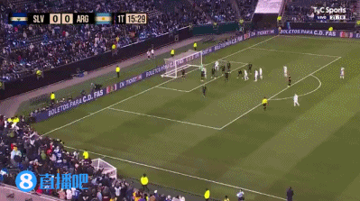 阿根廷领先！罗梅罗大力头球破门，迪马利亚角球助攻！
