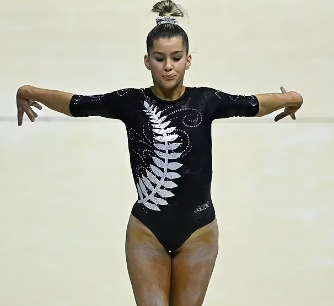 世界首次！新西兰体协允许女运动员外穿紧身裤，外漏文胸肩带