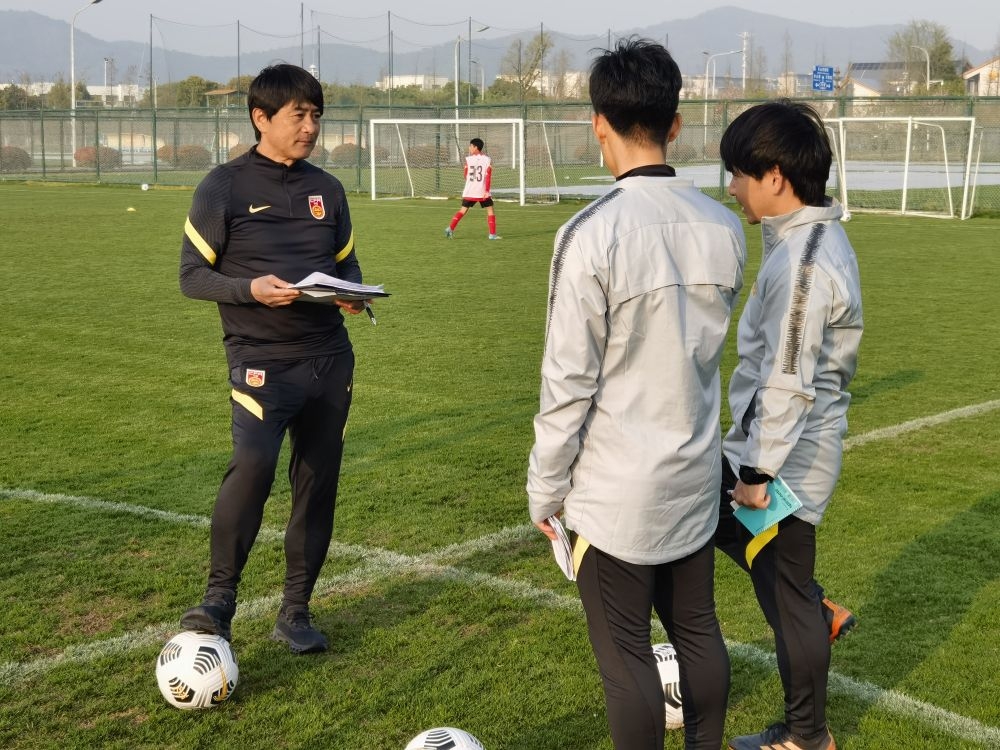 完整版！U15国少主帅：日本教练倾向启发球员思考中国球员待遇好