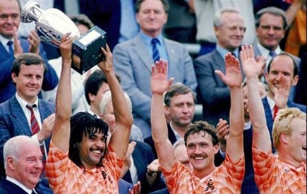 荷兰唯一的欧洲杯冠军在1988年，有哪位吧友看过这届赛事吗