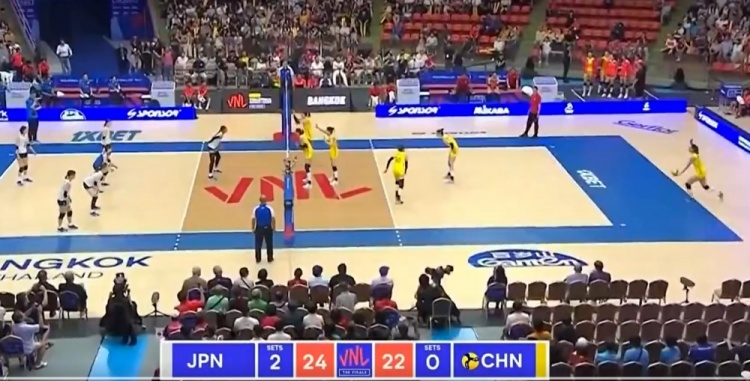 中国女排遭遇对阵日本女排的2连败，本场被扣11.75个积分