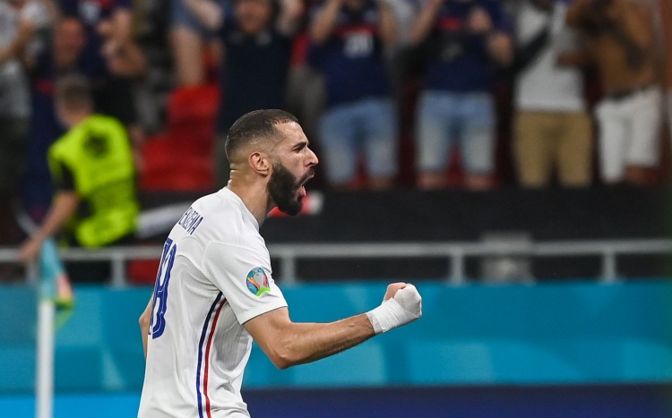 六台记者：本泽马能够出战法国队的世界杯首场比赛