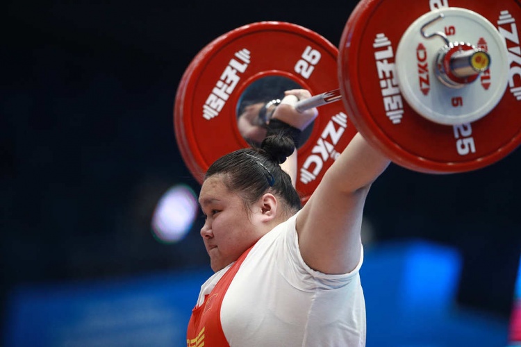 女子举重87公斤以上级世界纪录保持者李雯雯因伤退出杭州亚运会